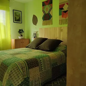 Ty Bihan Tad-kozh Hébergement de vacances Ploumagoar