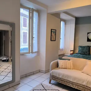 Grand Studio Centre . Appartement Bagnères-de-Bigorre